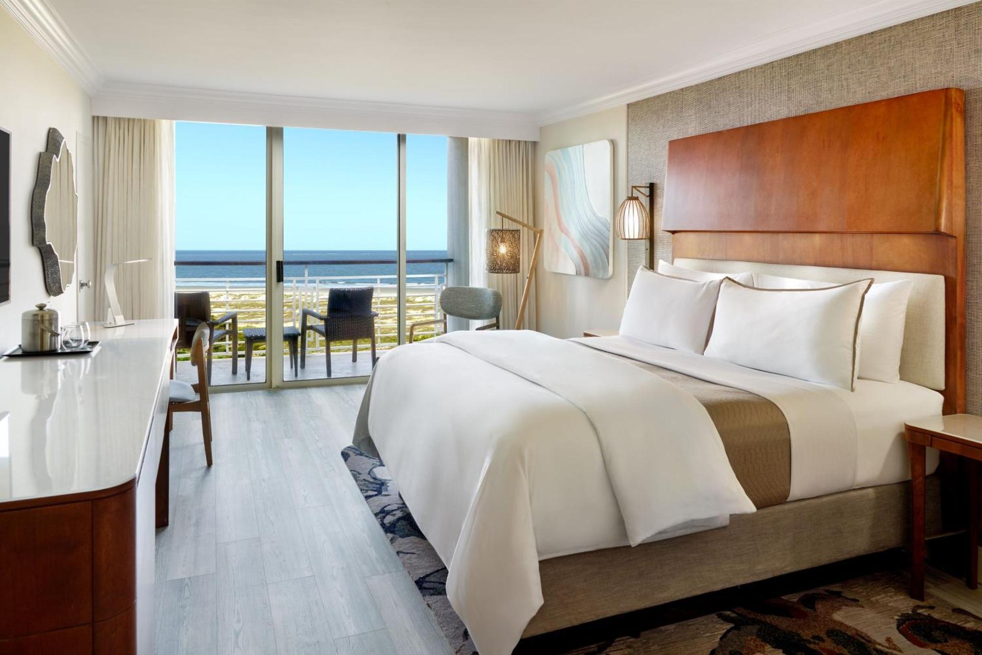 Grand Deluxe Ocean Front Guest room 1 King Oceanfront,1554020338:JPEG